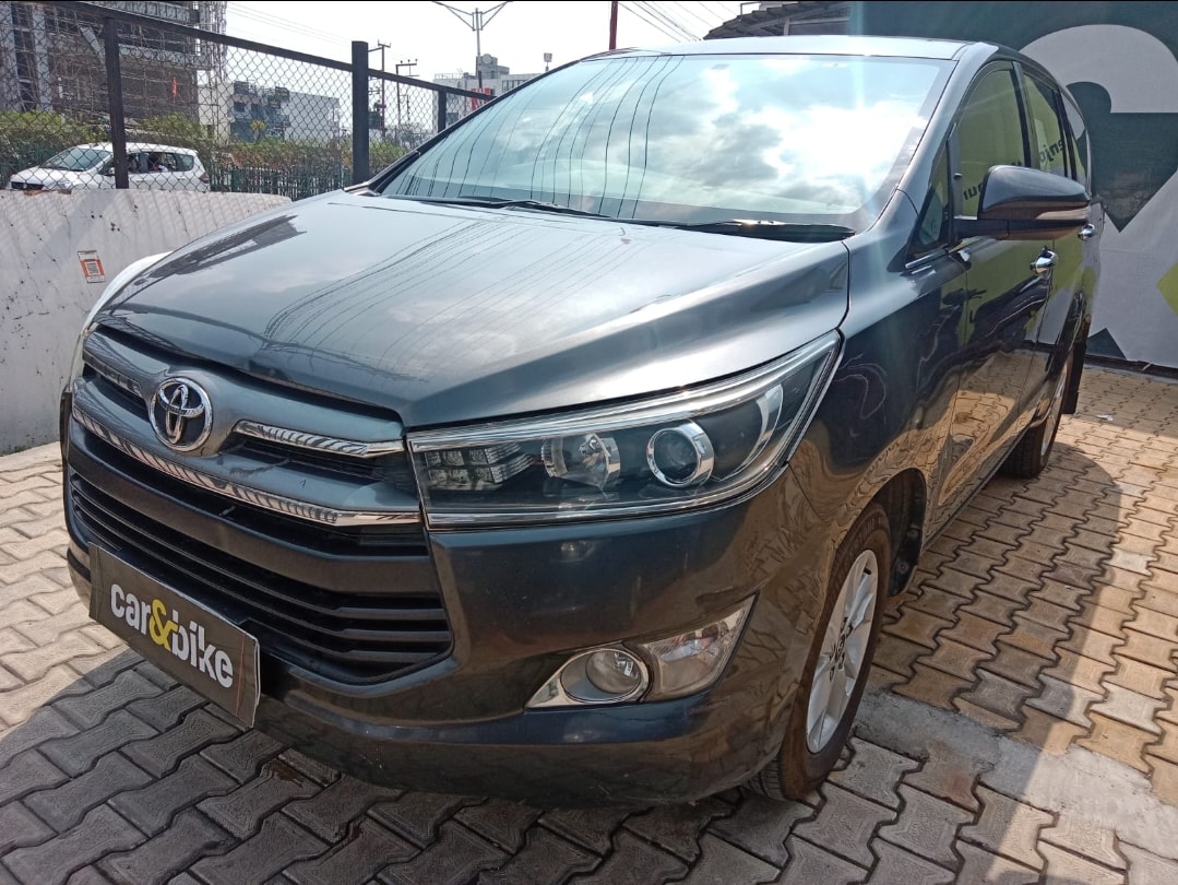 Innova Crysta image 1 Innova Crysta image 1