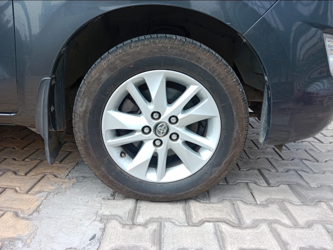 Innova Crysta image 9 Innova Crysta image 9