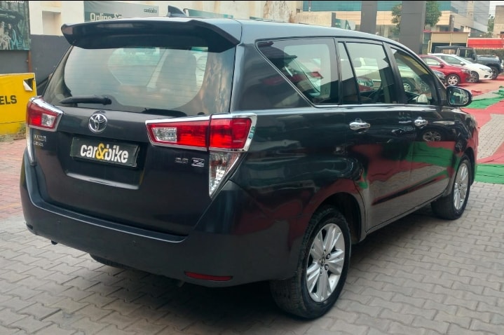 Innova Crysta image 3 Innova Crysta image 3