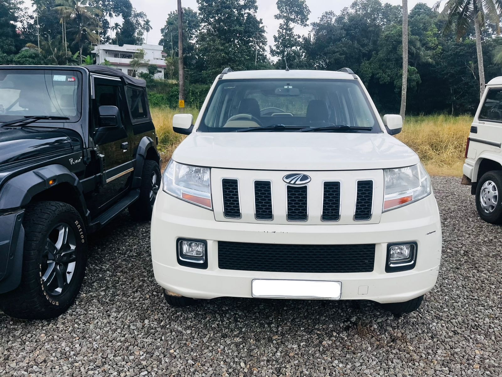 TUV300 image 3 TUV300 image 3