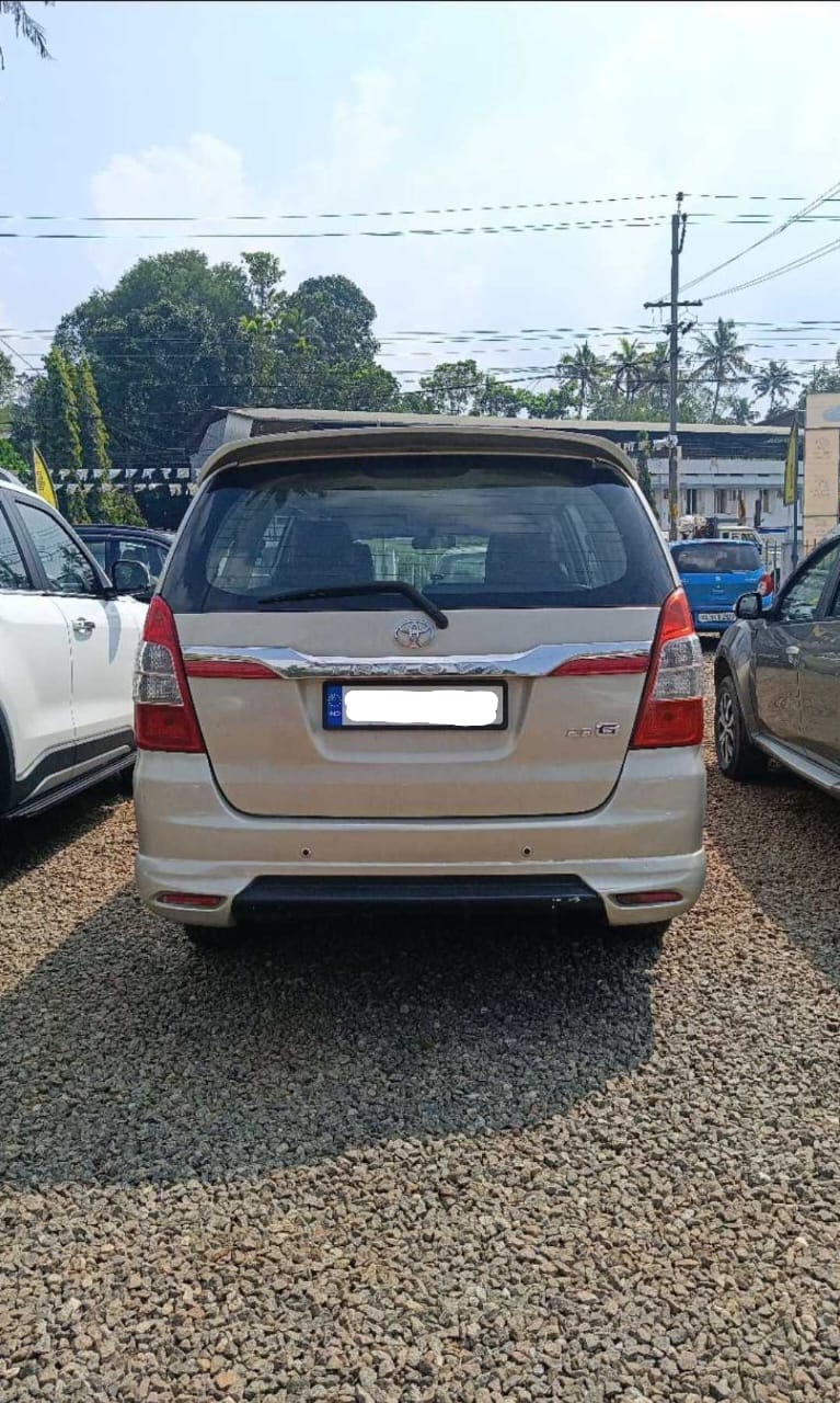 Innova image 7 Innova image 7
