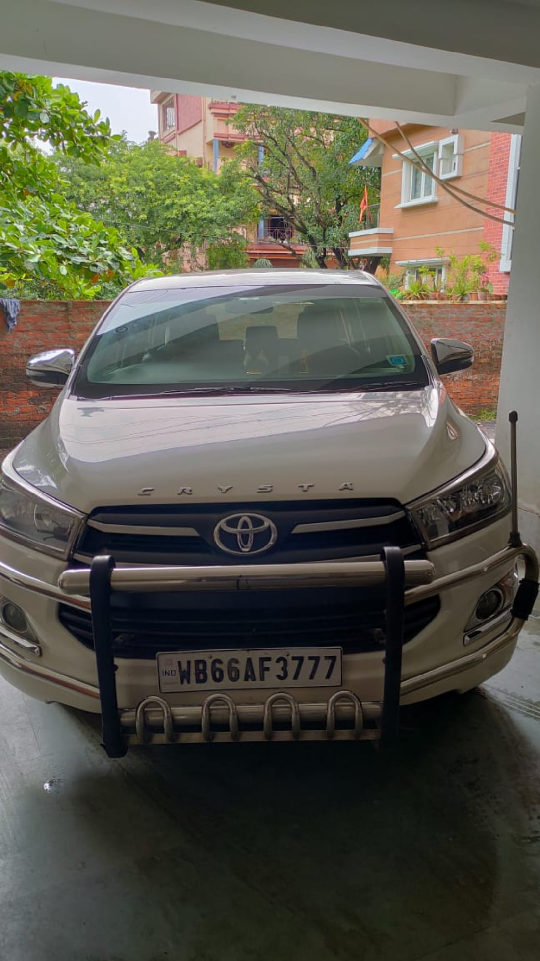 Innova Crysta image 5 Innova Crysta image 5