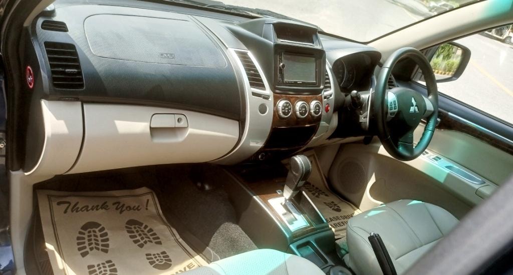 Pajero Sport image 9 Pajero Sport image 9