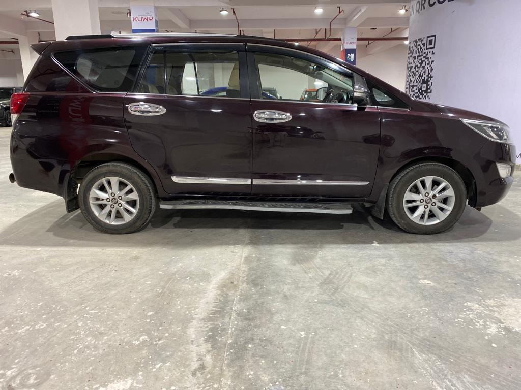 Innova Crysta image 4 Innova Crysta image 4