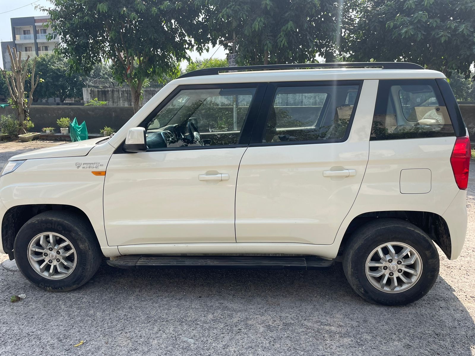 TUV300 image 15 TUV300 image 15