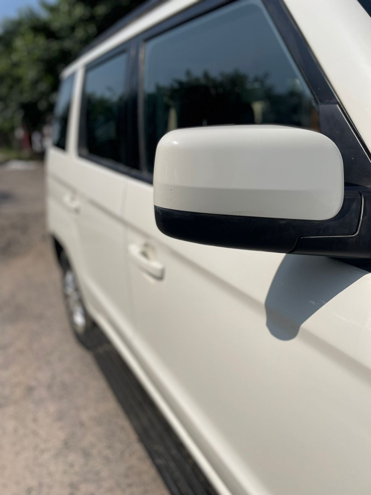 TUV300 image 12 TUV300 image 12