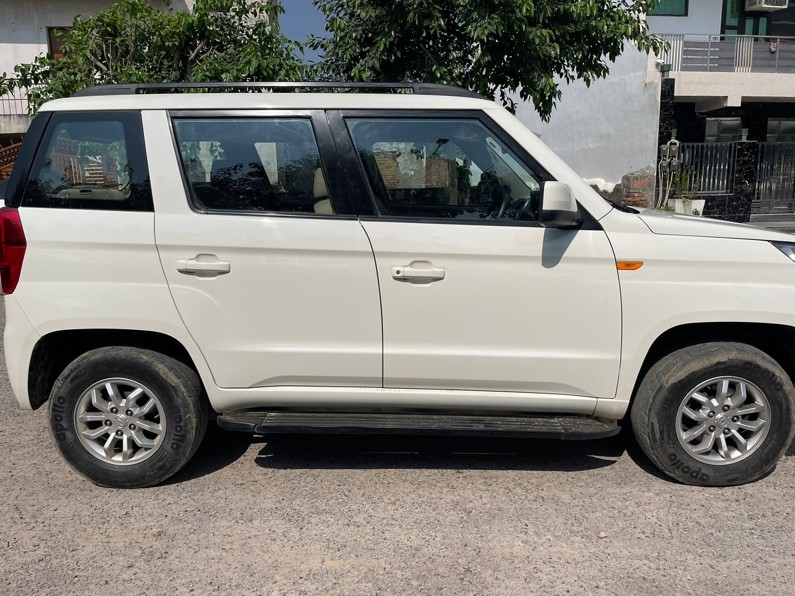 TUV300 image 6 TUV300 image 6