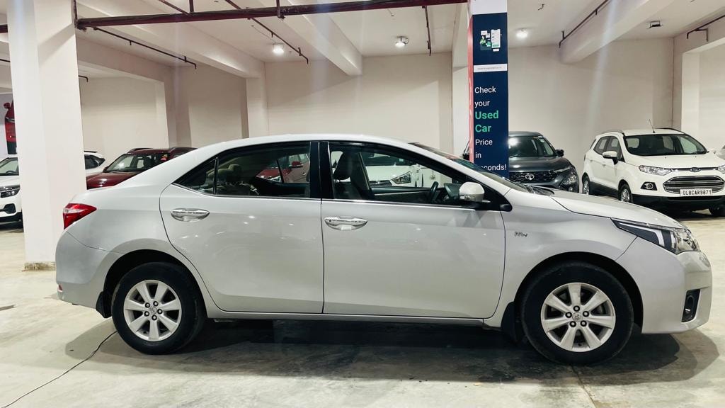 Corolla Altis image 4 Corolla Altis image 4