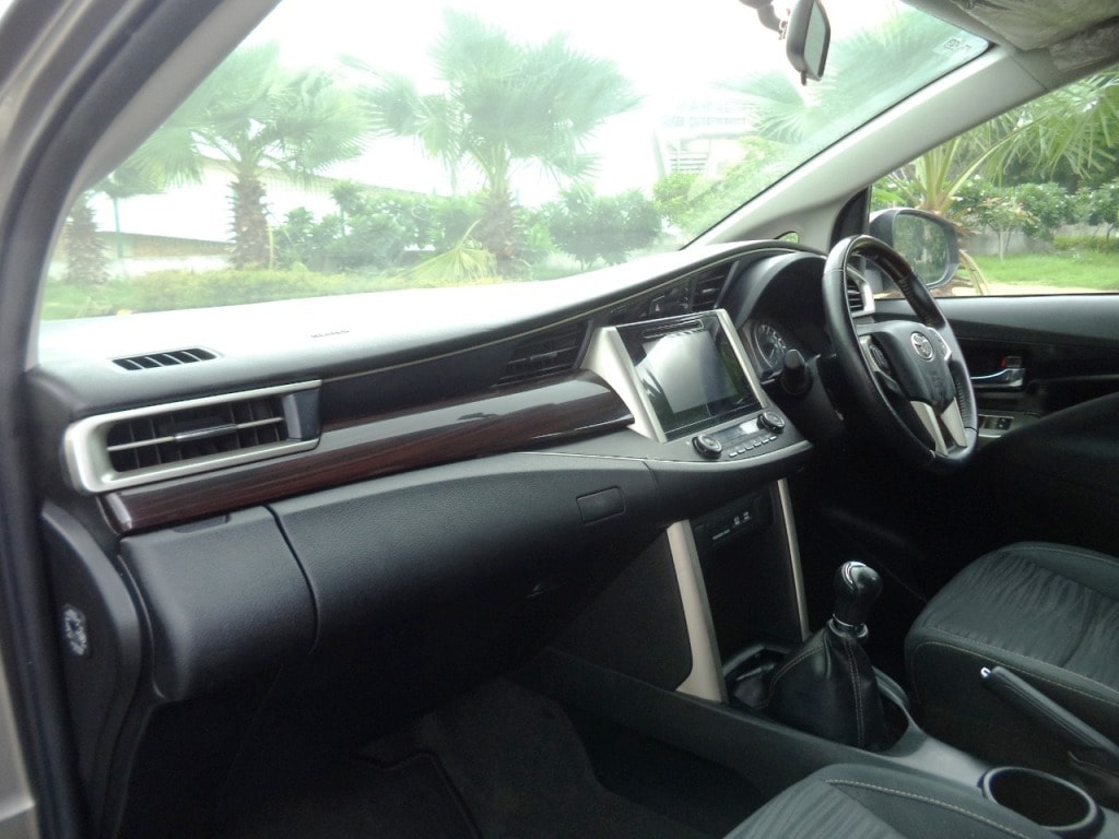 Innova Crysta image 11 Innova Crysta image 11