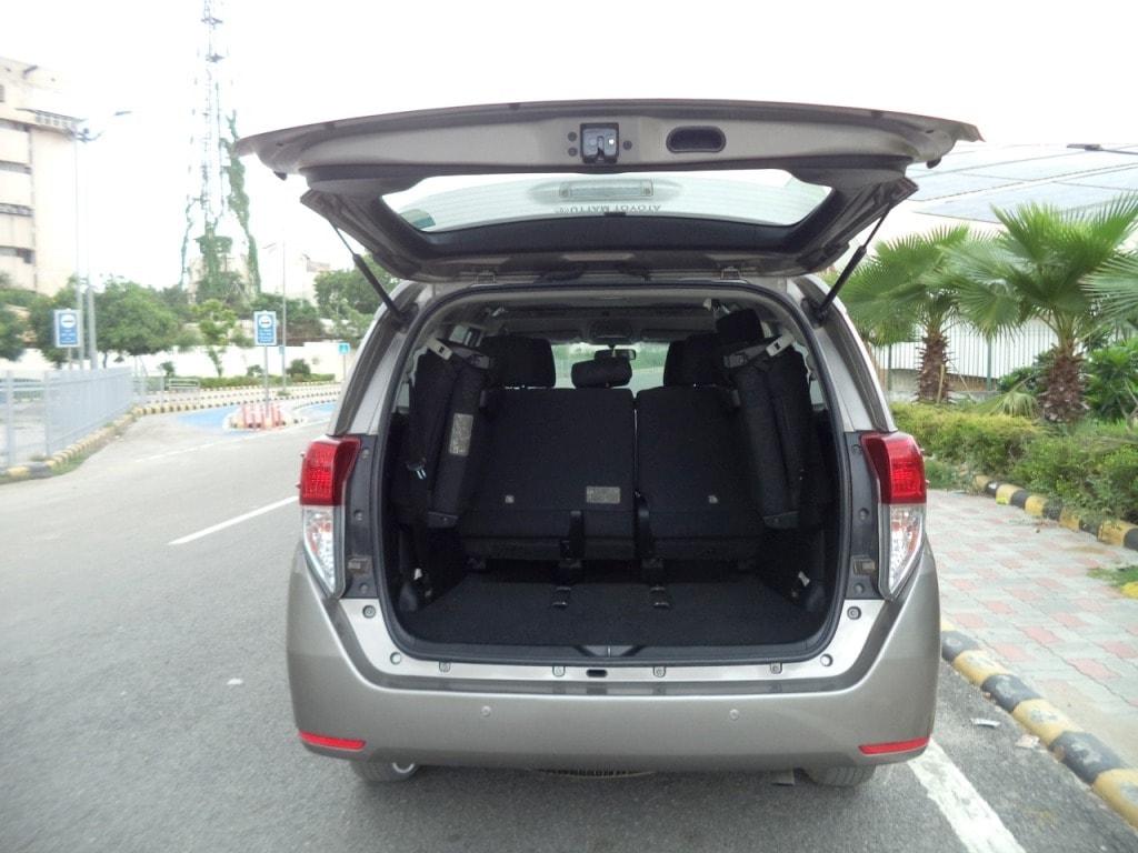 Innova Crysta image 10 Innova Crysta image 10