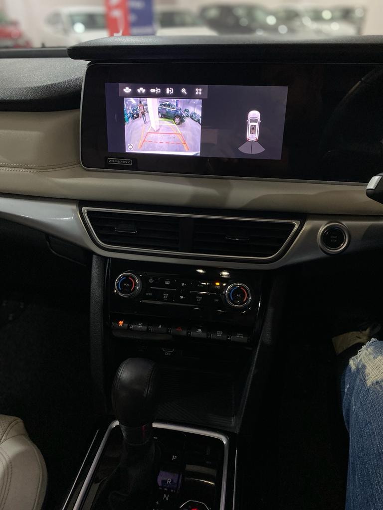 XUV700 image 12 XUV700 image 12