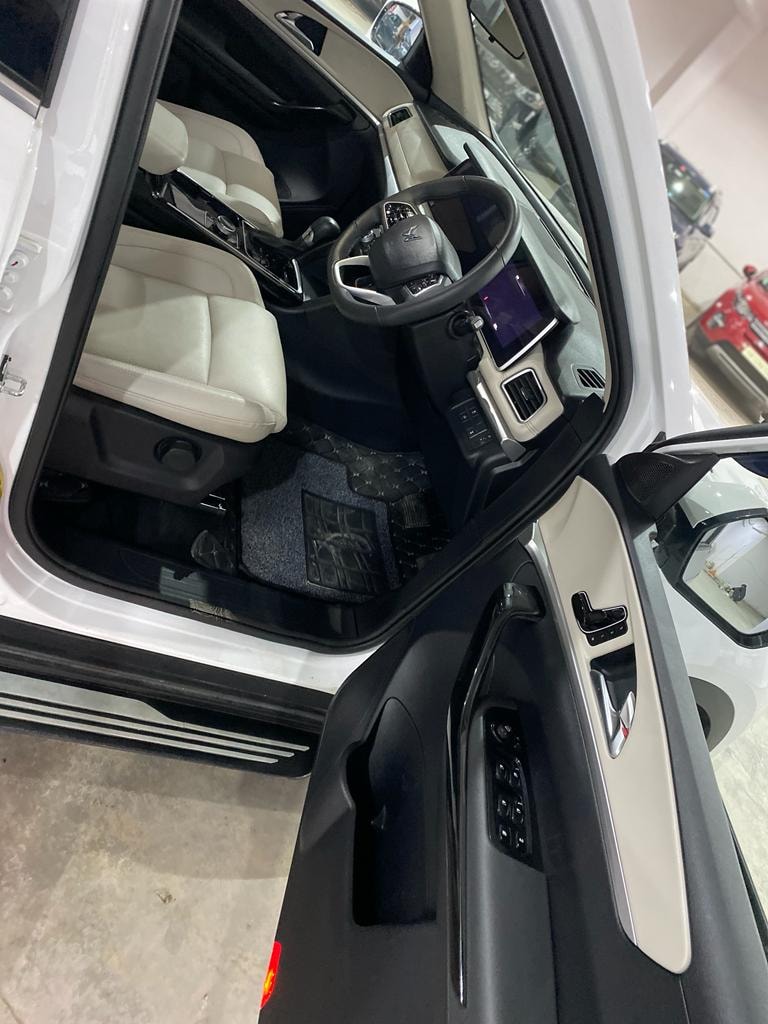 XUV700 image 16 XUV700 image 16