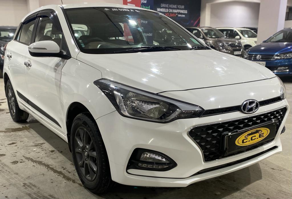 2019 Hyundai Elite i20 1.2 Sportz Petrol Front Right View 