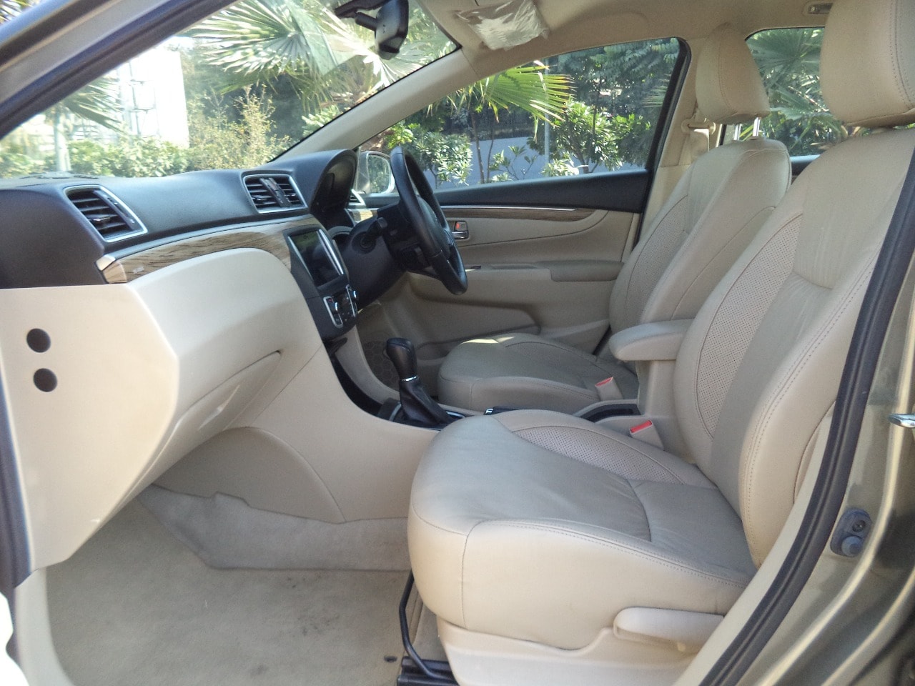 Ciaz image 16 Ciaz image 16