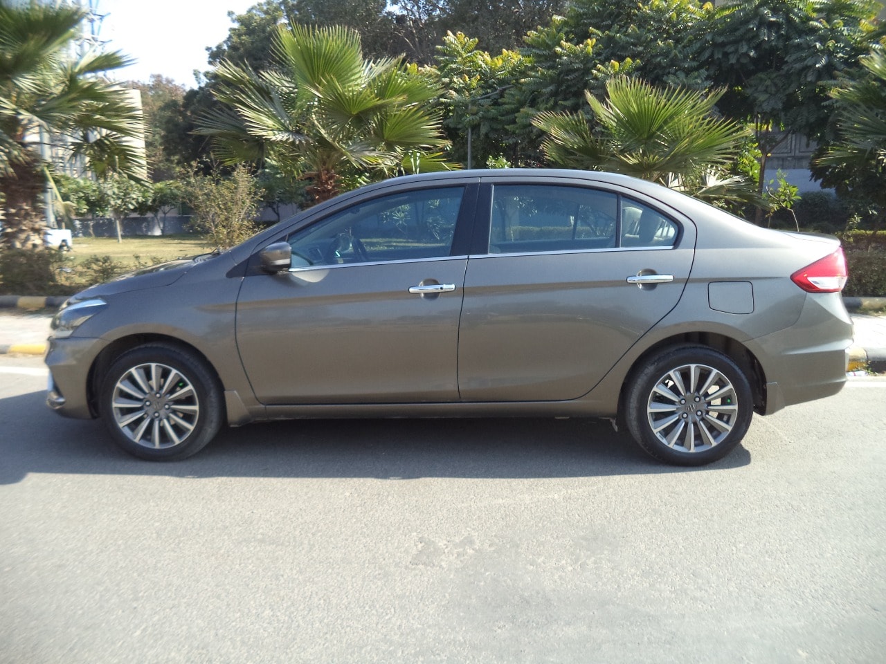 Ciaz image 2 Ciaz image 2