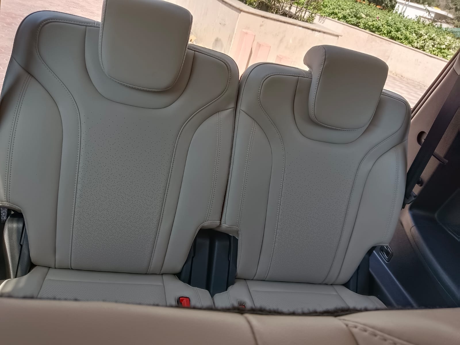 XUV700 image 16 XUV700 image 16