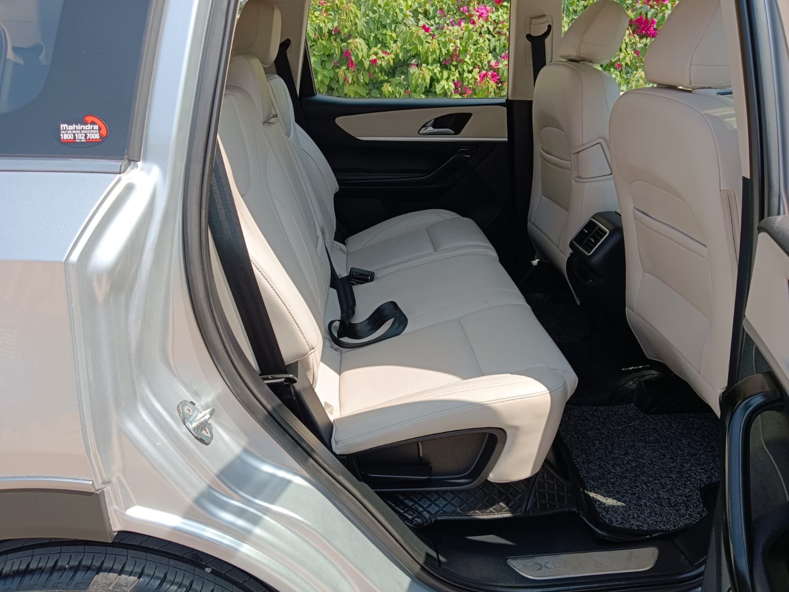 XUV700 image 14 XUV700 image 14