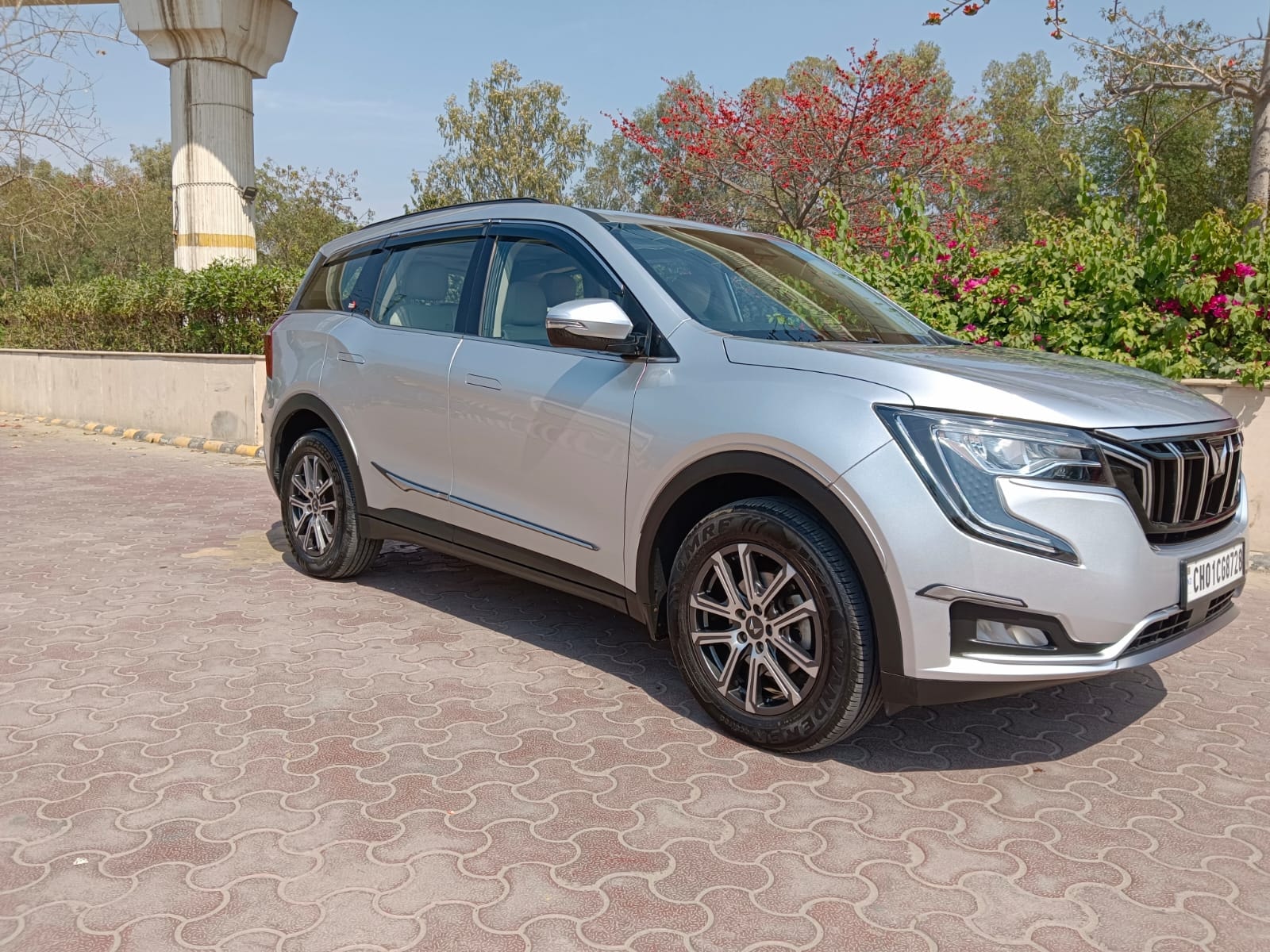 XUV700 image 7 XUV700 image 7