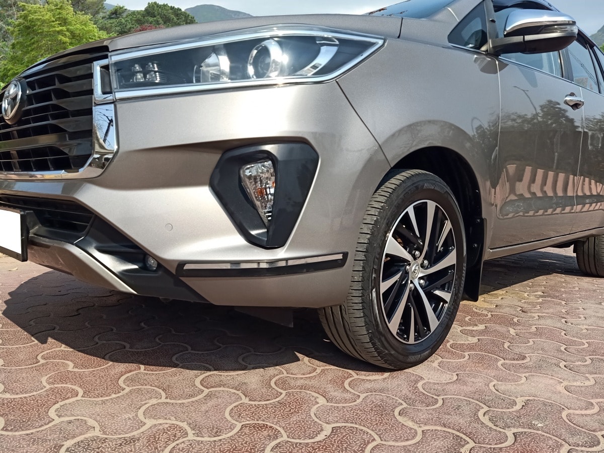 Innova Crysta image 9 Innova Crysta image 9