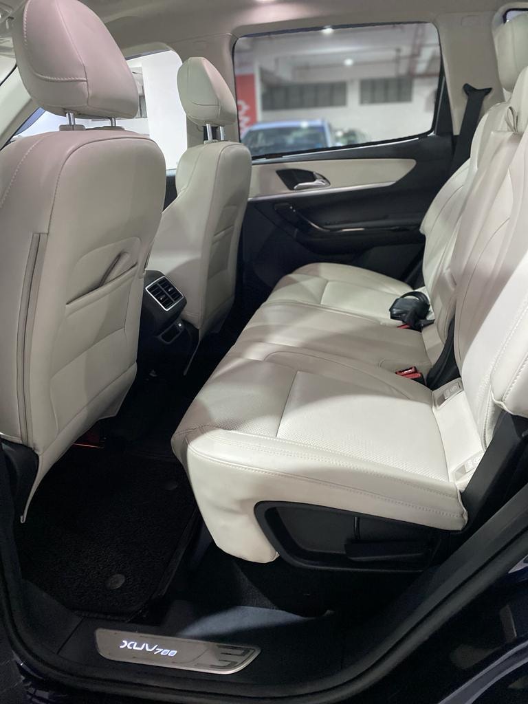 XUV700 image 15 XUV700 image 15