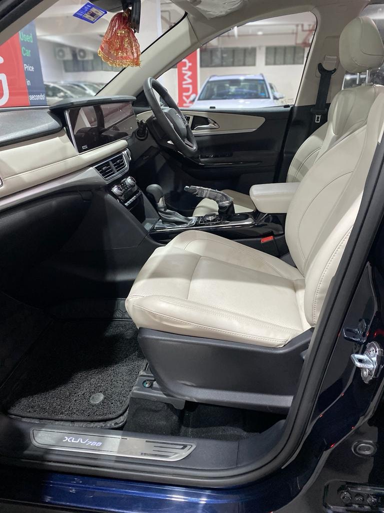 XUV700 image 14 XUV700 image 14