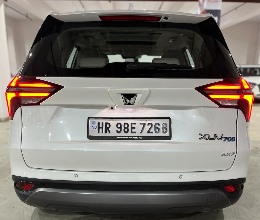 XUV700 image 4 XUV700 image 4