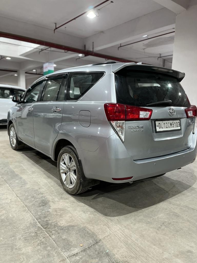 Innova Crysta image 3 Innova Crysta image 3