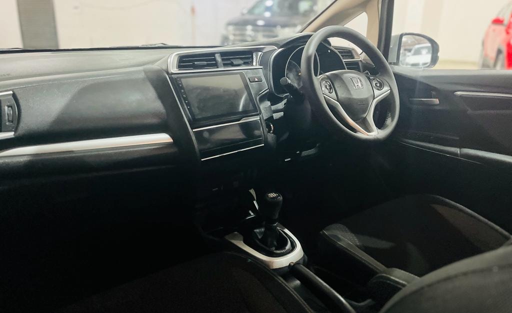 WR-V image 12 WR-V image 12