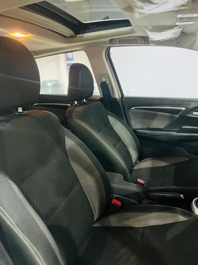 WR-V image 16 WR-V image 16