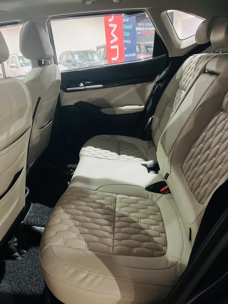 Seltos image 15 Seltos image 15