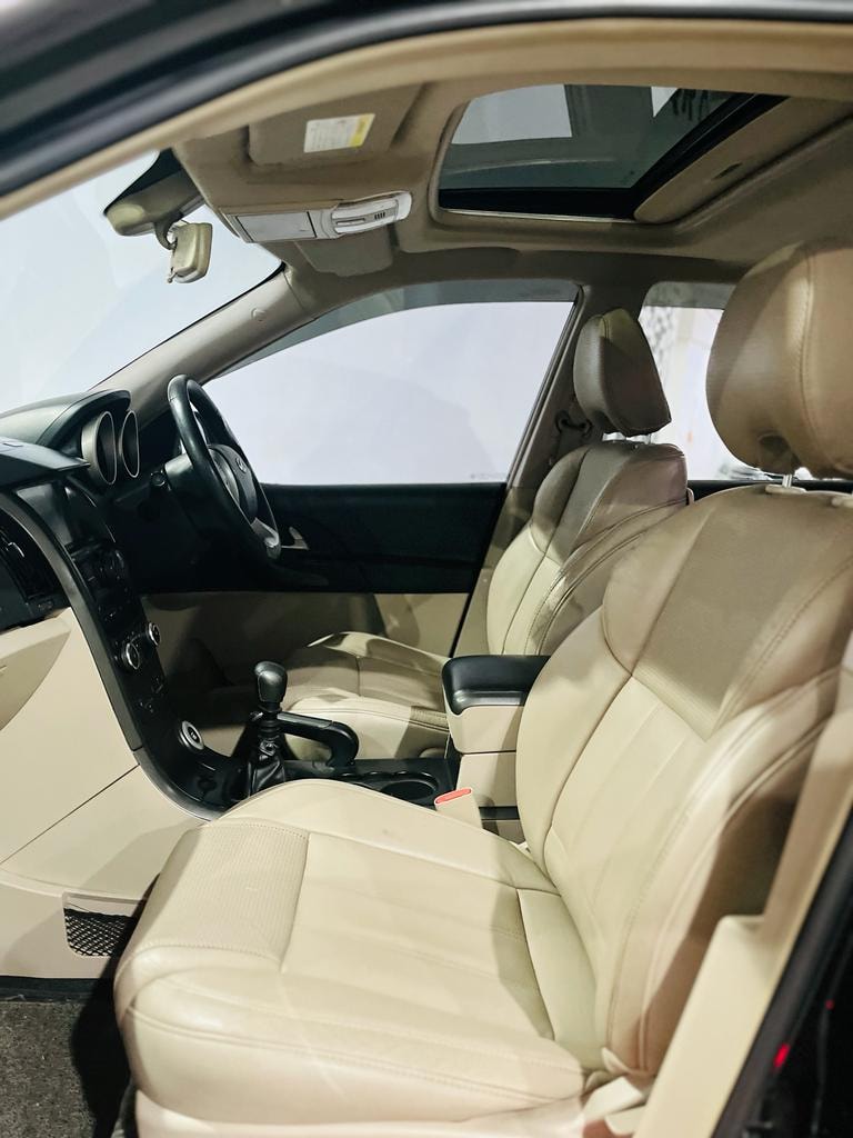 XUV500 image 14 XUV500 image 14