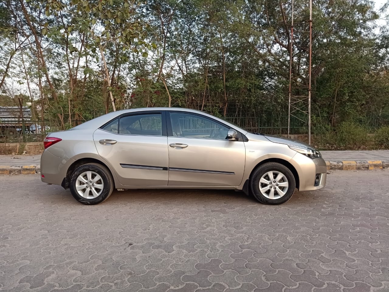 Corolla Altis image 6 Corolla Altis image 6