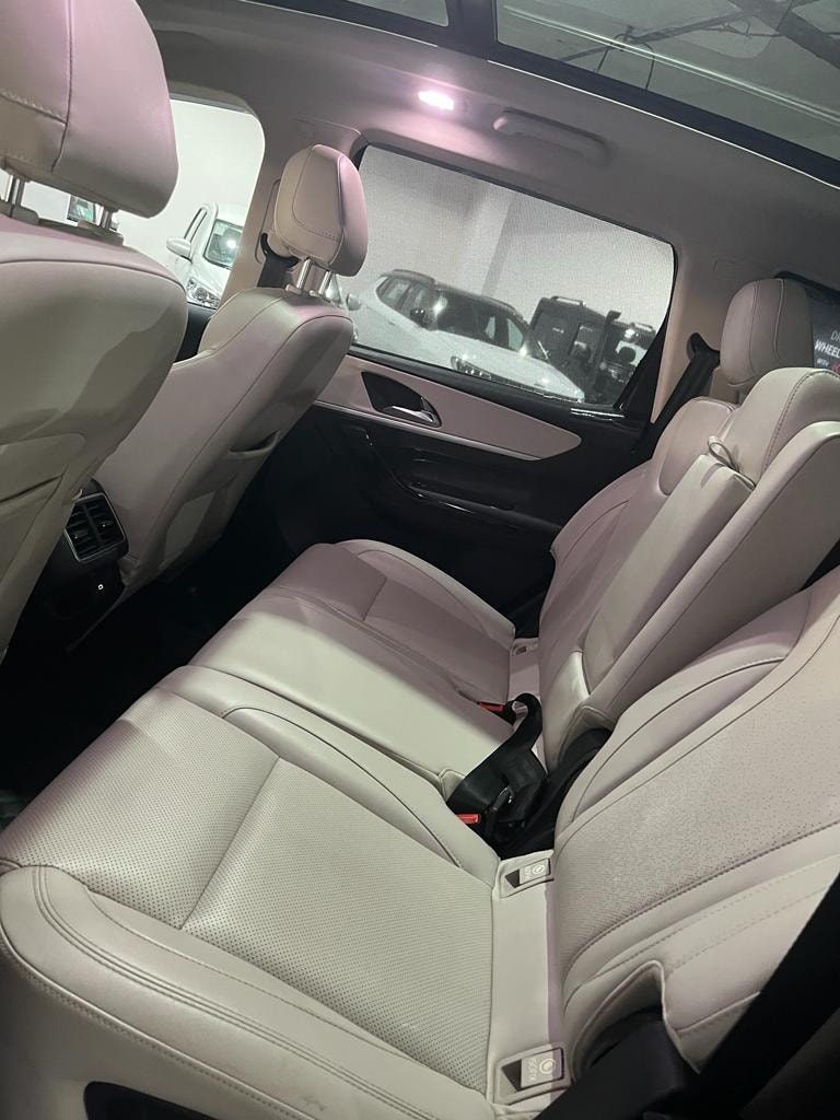 XUV700 image 17 XUV700 image 17