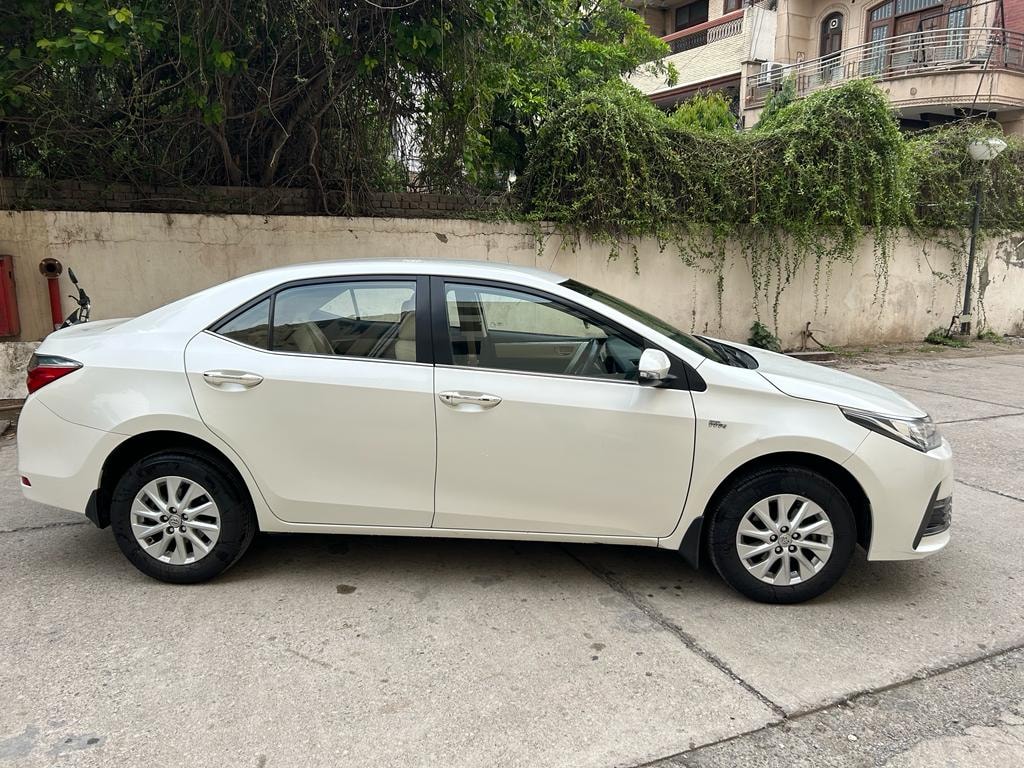 Corolla Altis image 6 Corolla Altis image 6