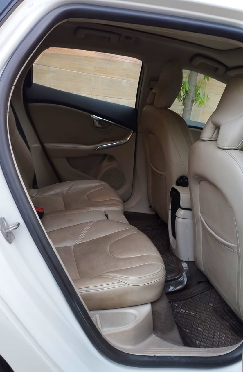 V40 image 15 V40 image 15