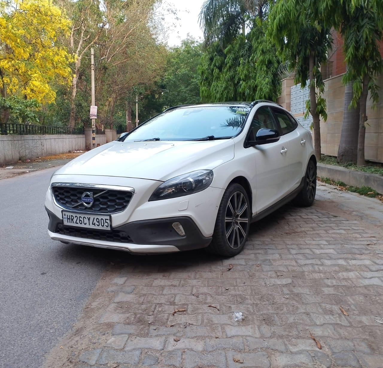 Used 2016 Volvo V40, Amberhai, New Delhi