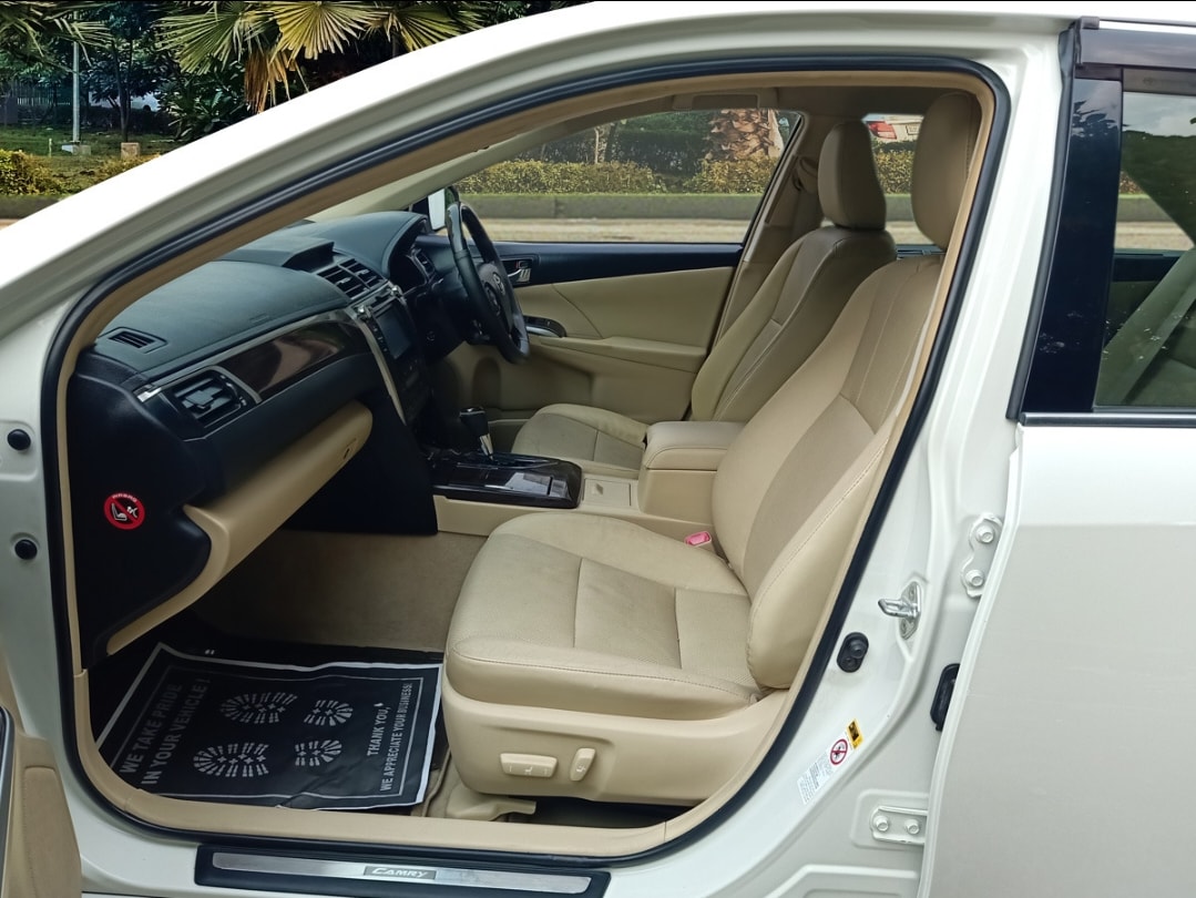 Camry image 14 Camry image 14