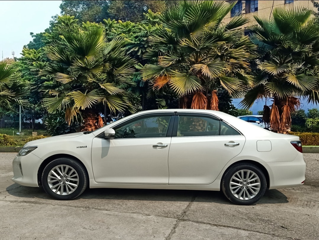 Camry image 2 Camry image 2