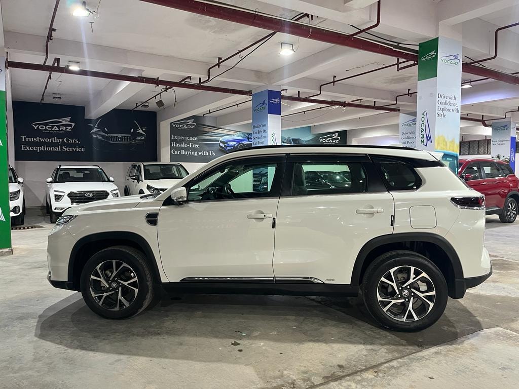 Urban Cruiser Hyryder image 2 Urban Cruiser Hyryder image 2