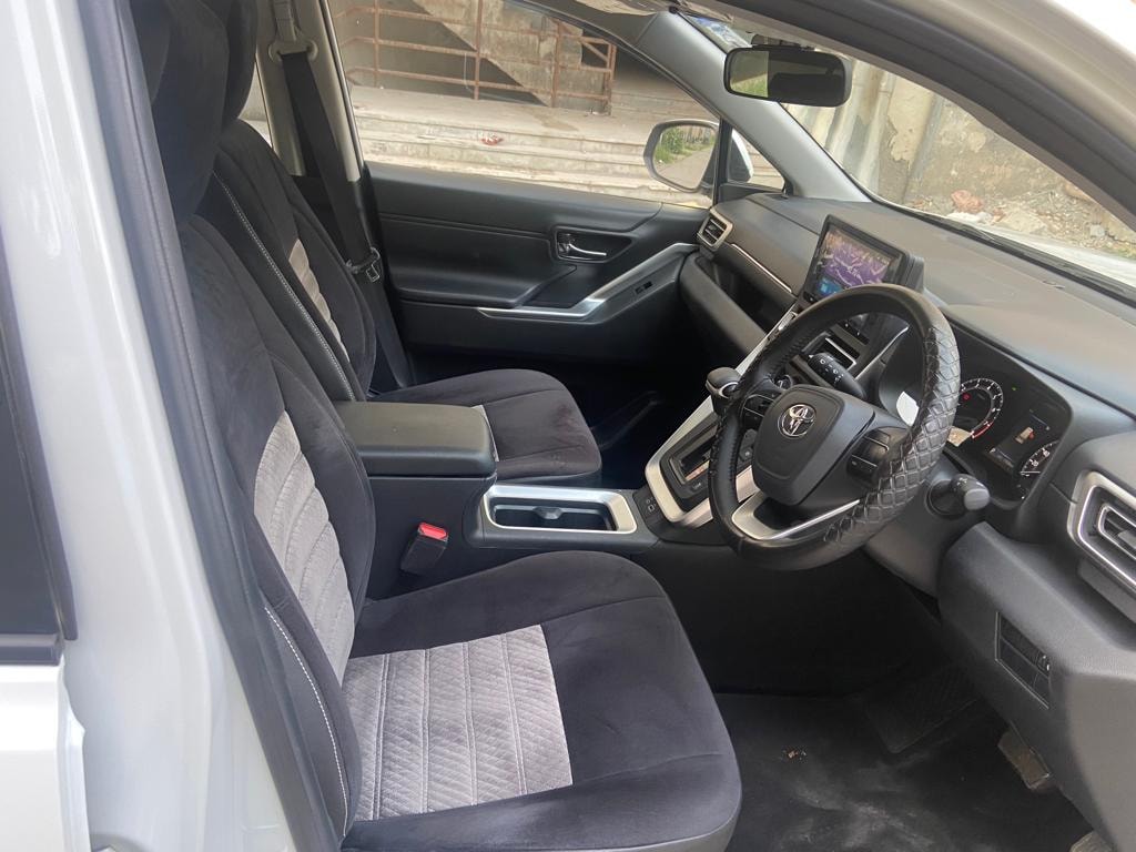 Innova Hycross image 14 Innova Hycross image 14