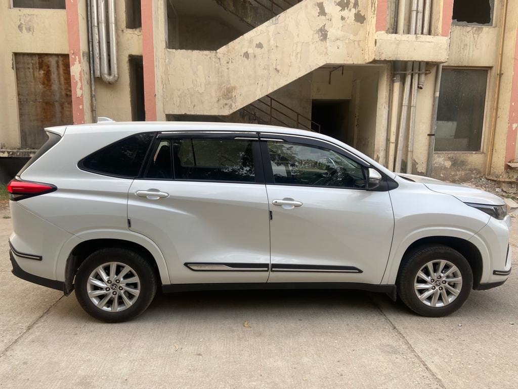 Innova Hycross image 6 Innova Hycross image 6