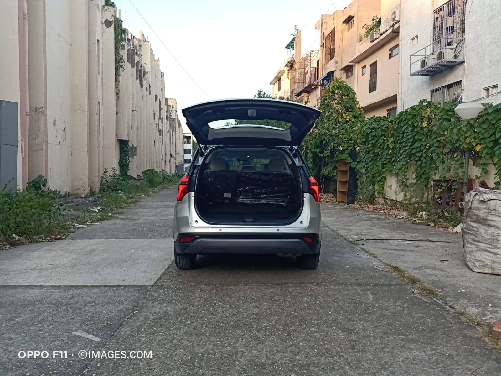 XUV700 image 10 XUV700 image 10