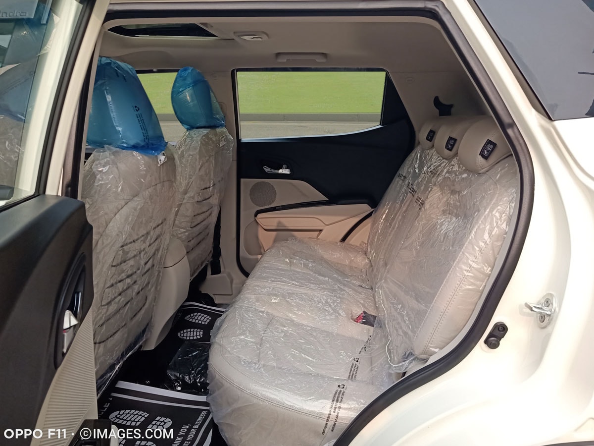 XUV300 image 17 XUV300 image 17