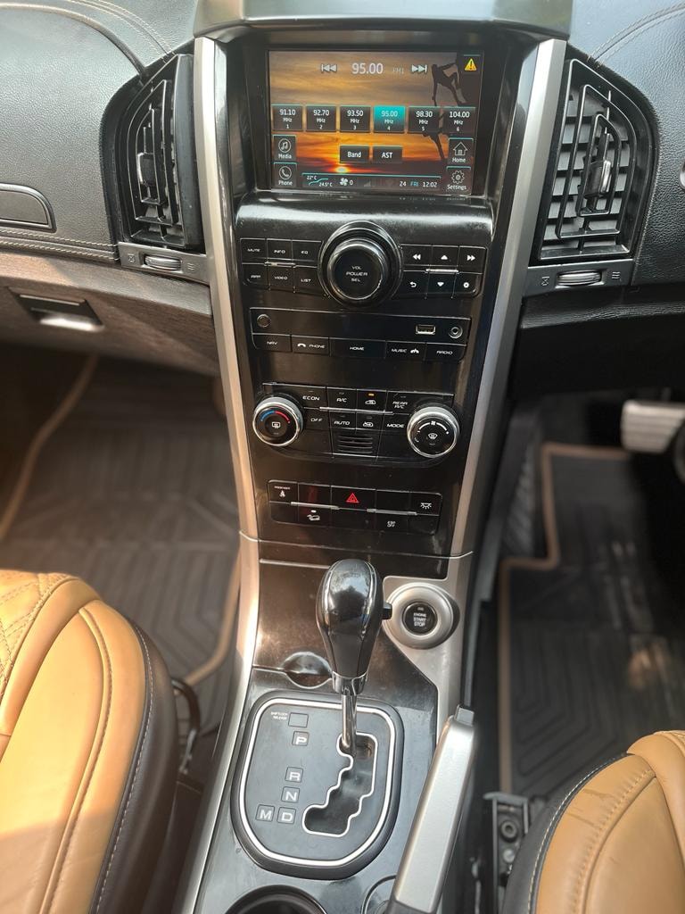 XUV500 image 12 XUV500 image 12