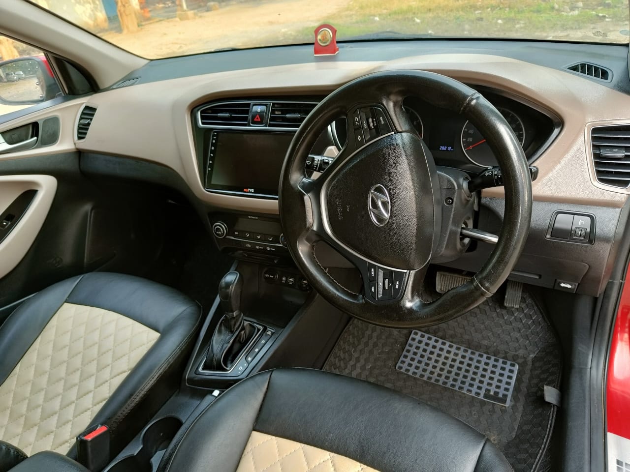 Elite i20 image 16 Elite i20 image 16