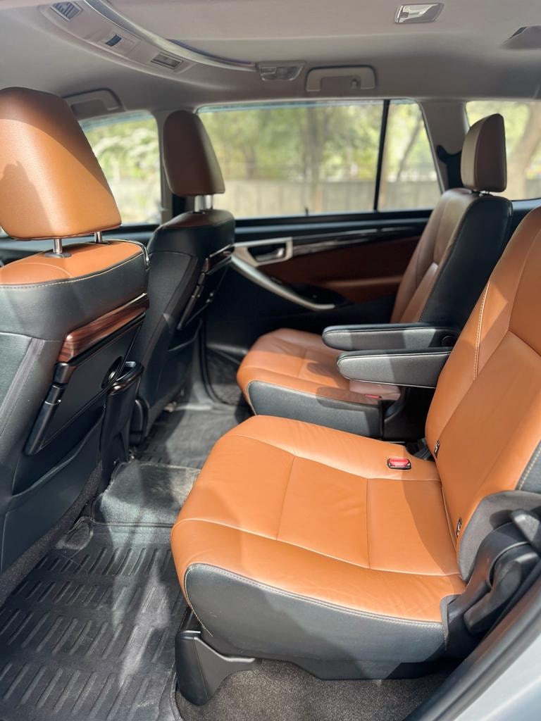 Innova Crysta image 15 Innova Crysta image 15