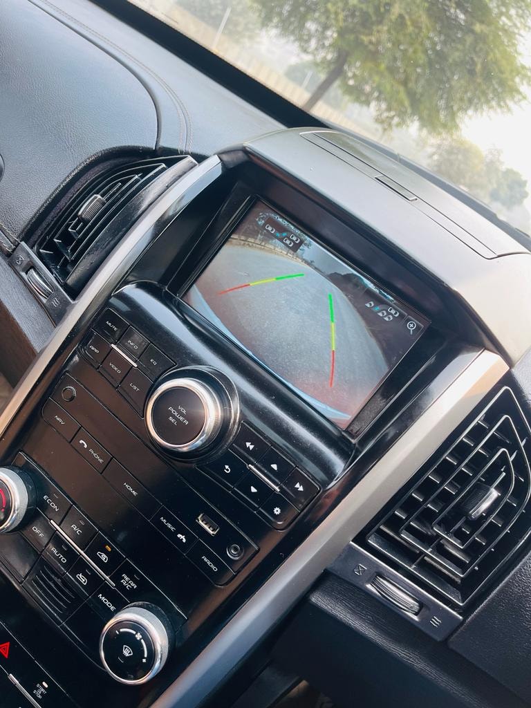 XUV500 image 12 XUV500 image 12