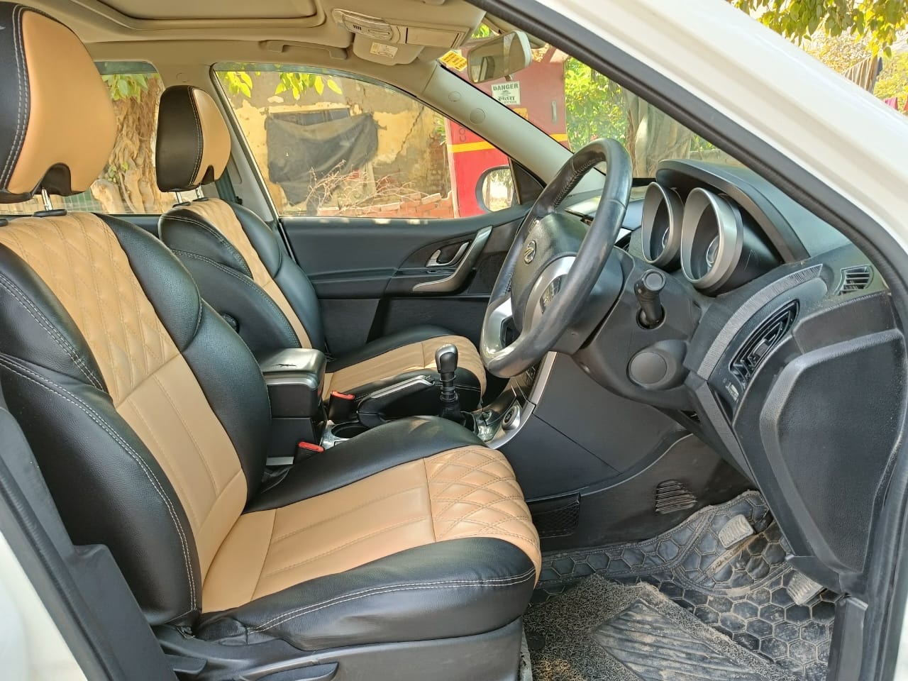 XUV500 image 16 XUV500 image 16