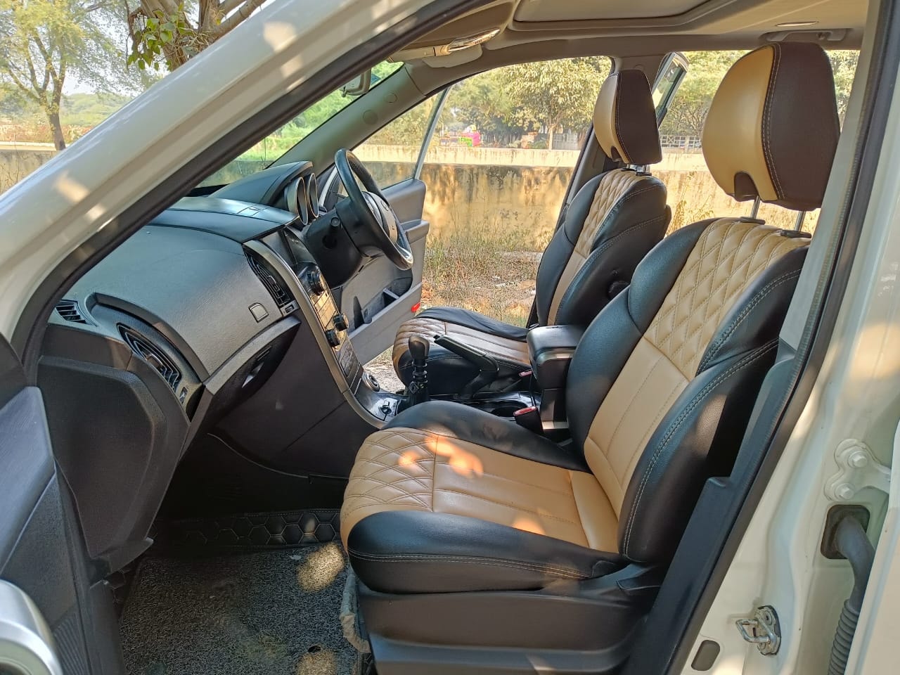 XUV500 image 14 XUV500 image 14