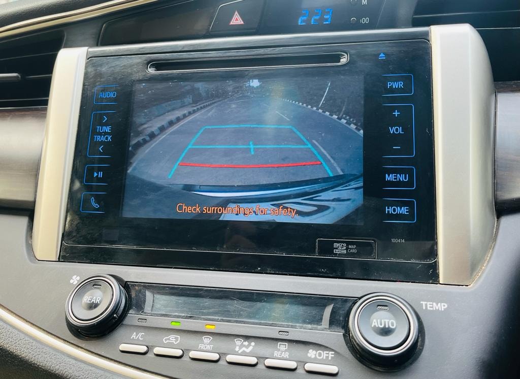 Innova Crysta image 12 Innova Crysta image 12